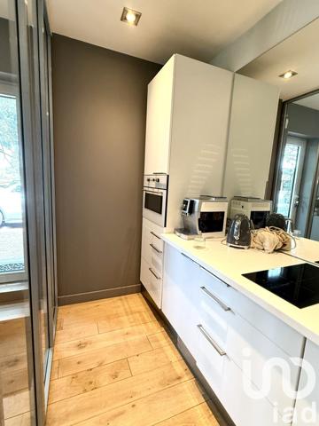 Maison 8 pièces de 240 m² à Lucenay (69480)