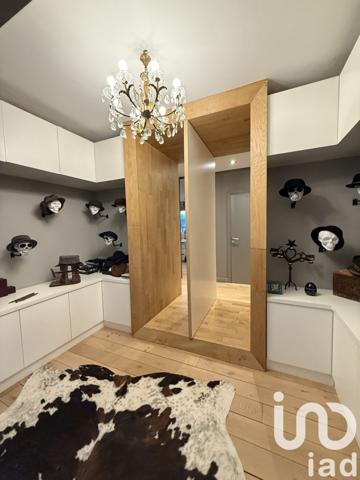 Maison 8 pièces de 240 m² à Lucenay (69480)