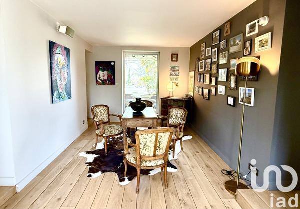 Maison 8 pièces de 240 m² à Lucenay (69480)