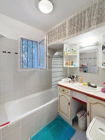Vente                                                      Appartement
                        
                     3 pièces                      62 m2                     à Calvi