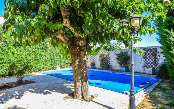 Maison à vendre    5 pièces •  Avignon