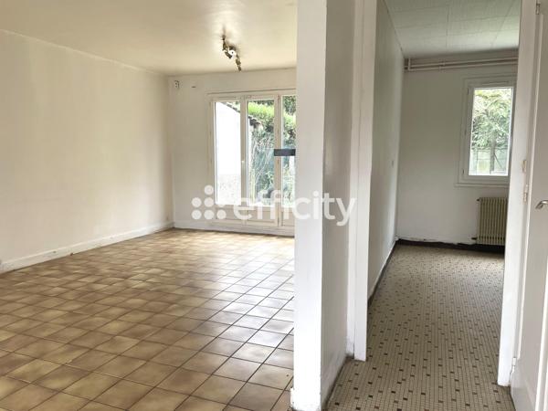 Maison
         4 pièces
        - 82 m² Exclusivité 155 000 € *