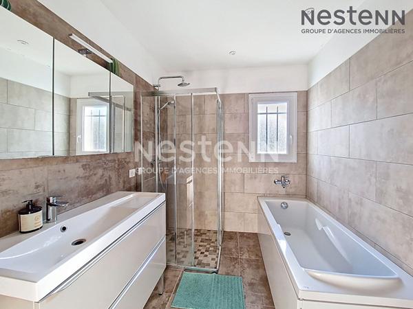 3 Maisons indépendantes au coeur d'un grand terrain verdoyant à Sommières