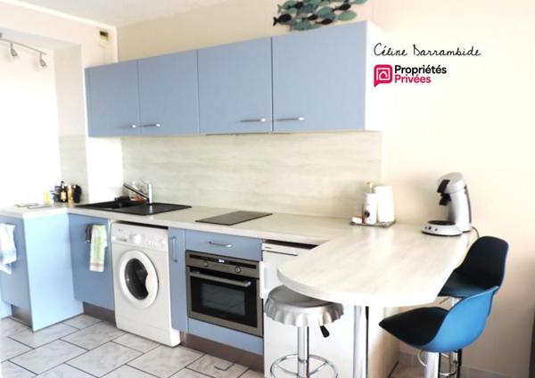 T1, grande terrasse à 100 m de la plage parking privatif