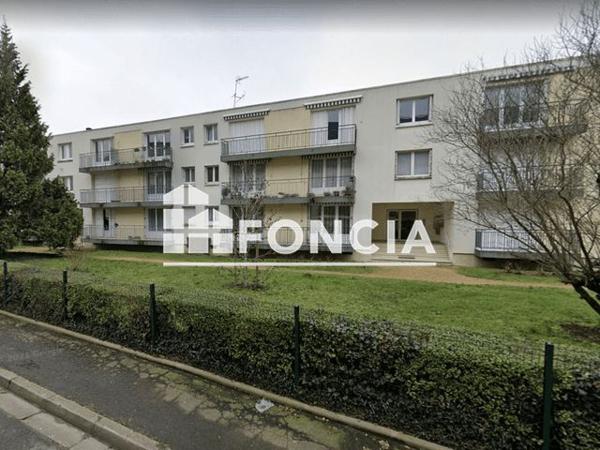 Location Studio 32.1 m² - BATIMENT C Tours 37100