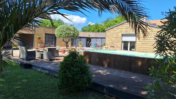 Vente
                Maison290 m² - 5 Pièces -
                    ETAULES (17750)
