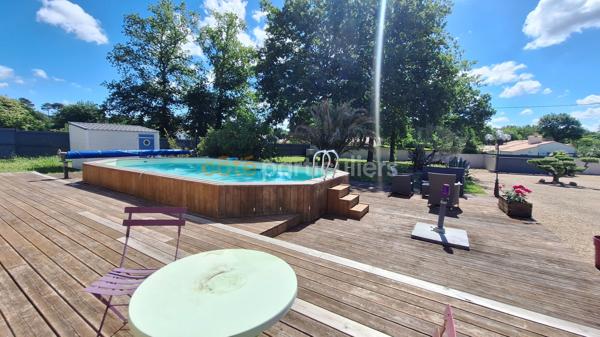 Vente
                Maison290 m² - 5 Pièces -
                    ETAULES (17750)