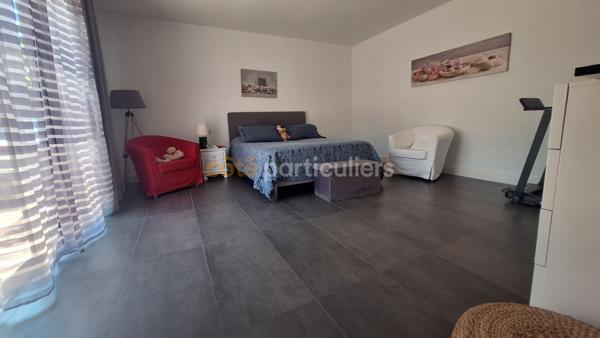 Vente
                Maison290 m² - 5 Pièces -
                    ETAULES (17750)