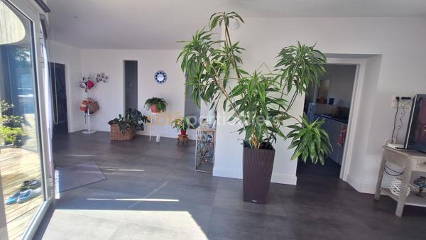 Vente
                Maison290 m² - 5 Pièces -
                    ETAULES (17750)
