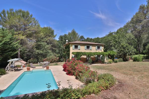 Bastide de charme 4 chambres Terrain 7200m2 Piscine Calme Plein sud