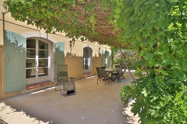 Bastide de charme 4 chambres Terrain 7200m2 Piscine Calme Plein sud
