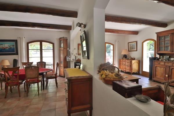 Bastide de charme 4 chambres Terrain 7200m2 Piscine Calme Plein sud
