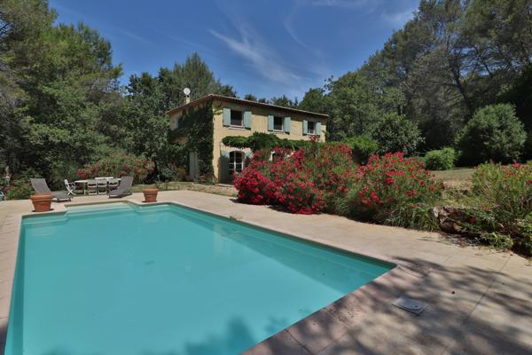 Bastide de charme 4 chambres Terrain 7200m2 Piscine Calme Plein sud