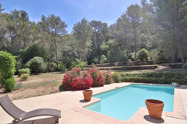 Bastide de charme 4 chambres Terrain 7200m2 Piscine Calme Plein sud