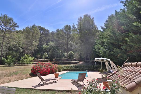 Bastide de charme 4 chambres Terrain 7200m2 Piscine Calme Plein sud