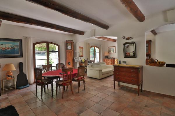 Bastide de charme 4 chambres Terrain 7200m2 Piscine Calme Plein sud