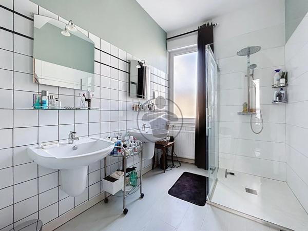 Vente Maison 7 pièces 213 m2 à Saint-Quentin