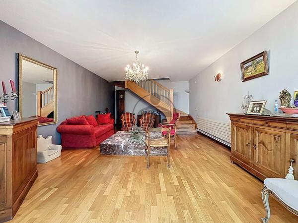 Vente Maison 7 pièces 213 m2 à Saint-Quentin