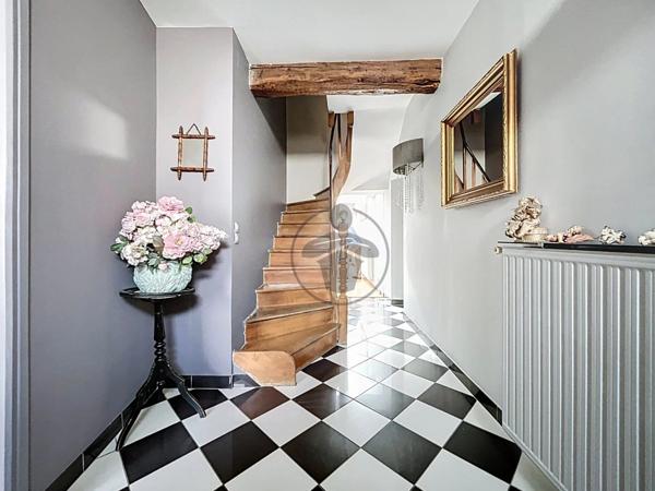 Vente Maison 7 pièces 213 m2 à Saint-Quentin