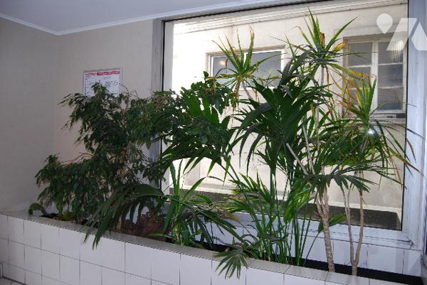 SAINT-CLOUD CENTRE - Rue de l'Eglise - Appt T2 48m2, balcon, 2ème étage, vue, calme. Transports