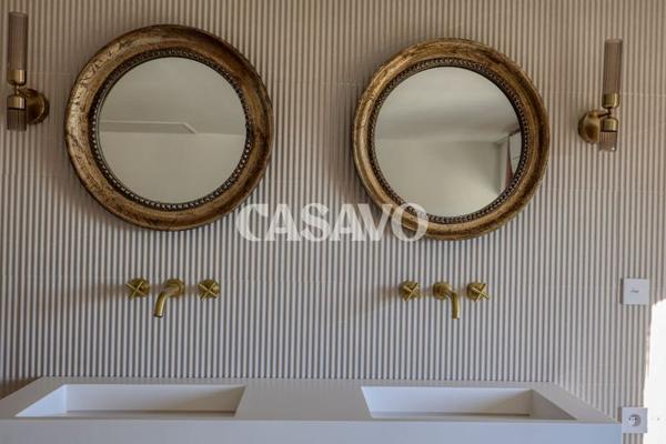 Vente Maison 5 pièces de 132m² - 13510 Éguilles