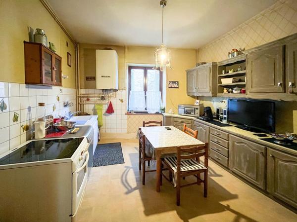 Appartement type Maison de ville T6 avec jardin