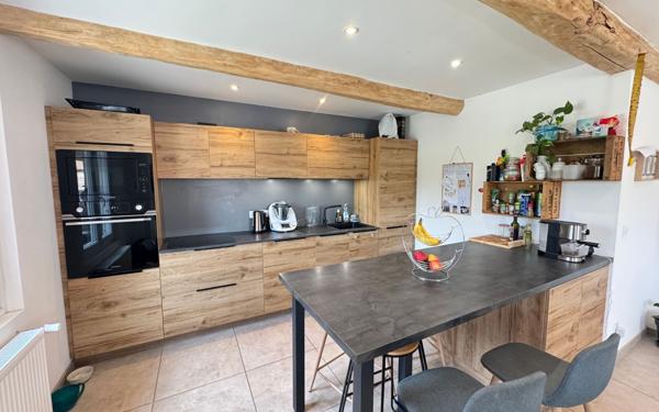 Maison à vendre    4 pièces • 170,60 m2 Ventavon