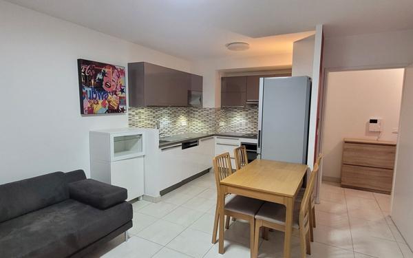 Appartement à louer    3 pièces • 60,39 m2 Vanves