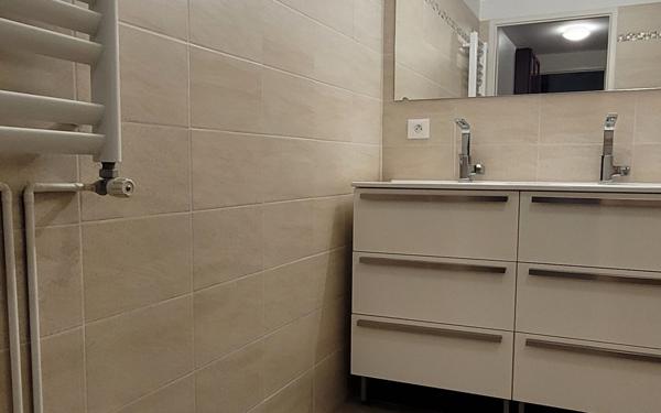 Appartement à louer    3 pièces • 60,39 m2 Vanves