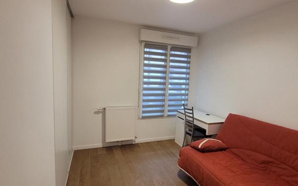 Appartement à louer    3 pièces • 60,39 m2 Vanves
