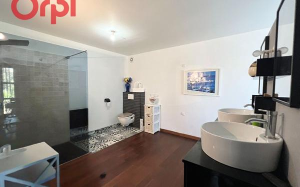 Maison à vendre    4 pièces •  Pia