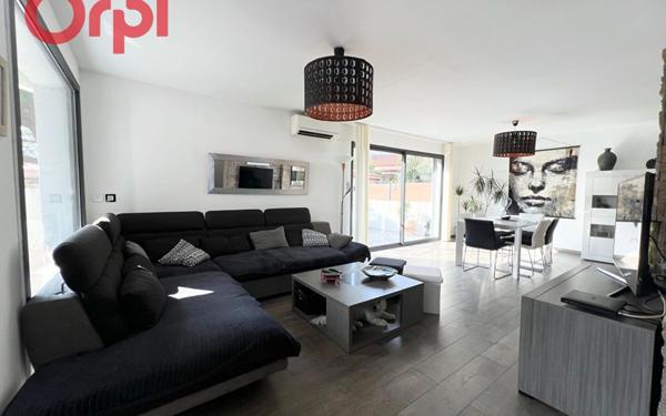 Maison à vendre    4 pièces •  Pia
