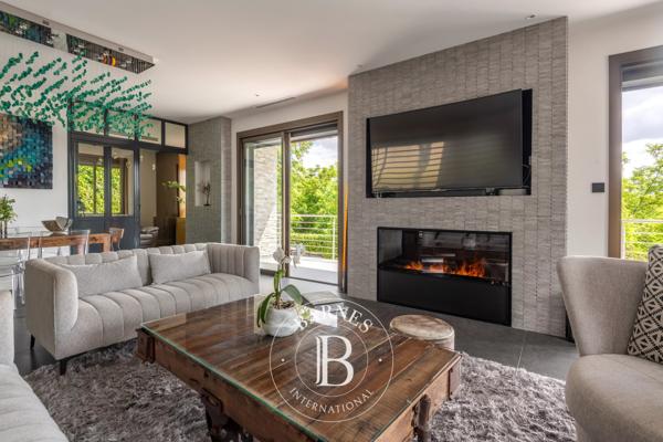 Caluire-et-Cuire, Maison 5 Chambres -  223 m² à vendre