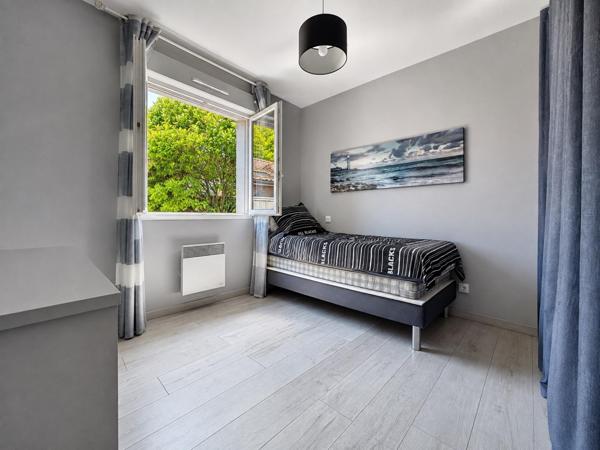 Maison récente de 108m2, beau jardin paysagé avec jacuzzi
