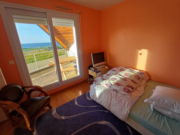 Plougasnou (29630) Plougasnou, Samson, maison d'architecte pleine vue mer.