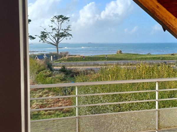 Plougasnou (29630) Plougasnou, Samson, maison d'architecte pleine vue mer.