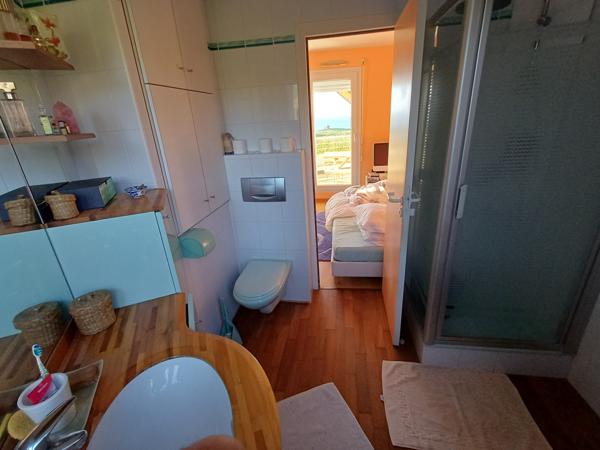 Plougasnou (29630) Plougasnou, Samson, maison d'architecte pleine vue mer.