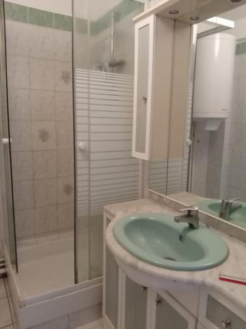 Appartement de type 2, en rez-de-chaussée, disponible le 4