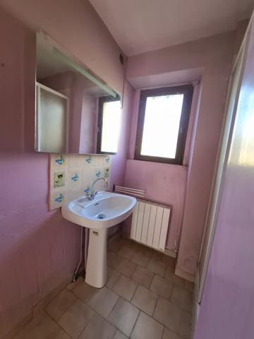 À vendre - Ferme, 3 pièces située à Fresnay-sur-Sarthe (72130)