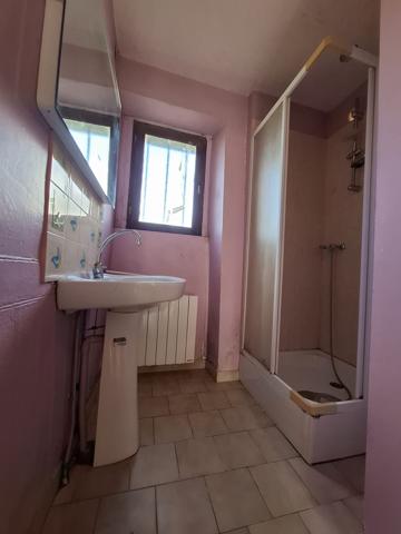 À vendre - Ferme, 3 pièces située à Fresnay-sur-Sarthe (72130)