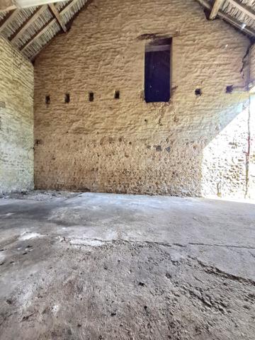 À vendre - Ferme, 3 pièces située à Fresnay-sur-Sarthe (72130)