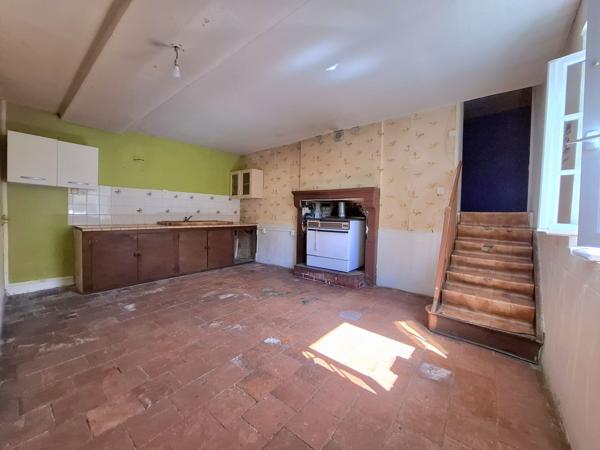 À vendre - Ferme, 3 pièces située à Fresnay-sur-Sarthe (72130)