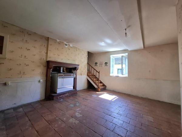 À vendre - Ferme, 3 pièces située à Fresnay-sur-Sarthe (72130)