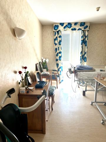 Autre
                                                                                                                                                                                                                                                                                                                        1 pièce(s)                                                                                                                                                                                                          1 chambre(s)                                                                                                                                                                                                          20  m²