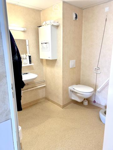 Autre
                                                                                                                                                                                                                                                                                                                        1 pièce(s)                                                                                                                                                                                                          1 chambre(s)                                                                                                                                                                                                          20  m²