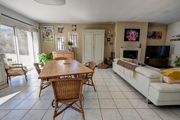 Hautefage-la-Tour (47340) Magnifique propriété avec piscine, dépendances en pleine nature