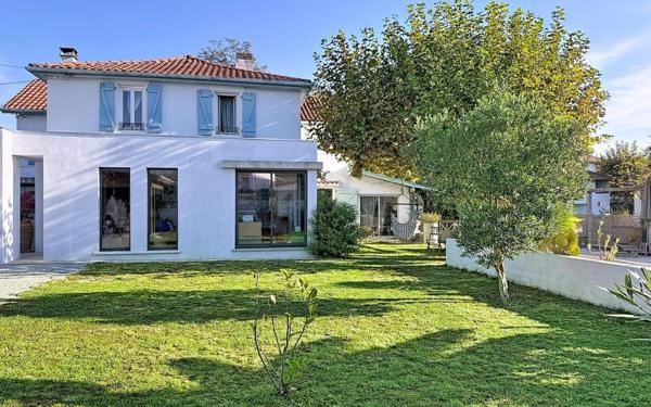 Maison à vendre    12 pièces • 253 m2 Anglet