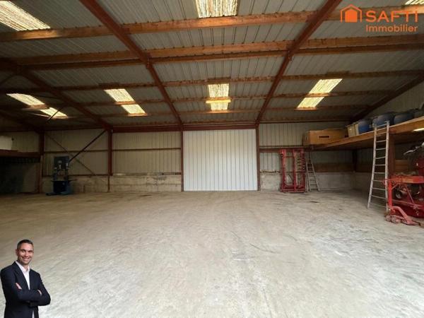 Hangar de stockage de 287m² au sol, le tout sur 8,90 ares !