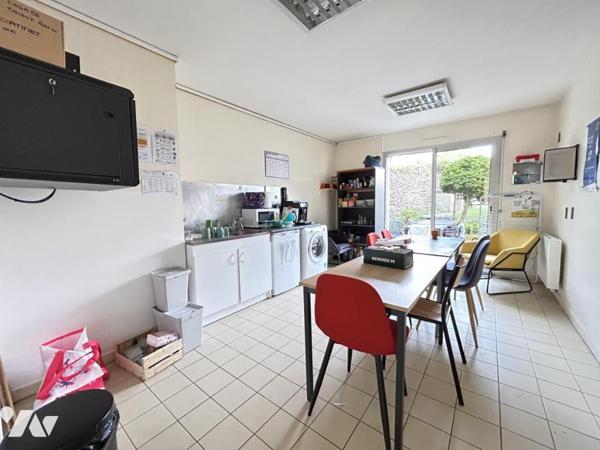 immeuble mixte professionnel et appartement à vendre à guer 56 morbihan