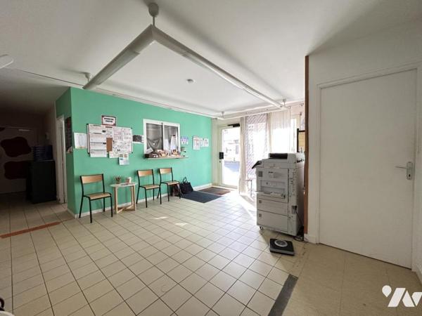 immeuble mixte professionnel et appartement à vendre à guer 56 morbihan